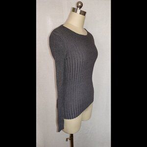 90s y2k cozy distressed sweater | form-fitting | crew neck | long sleeves